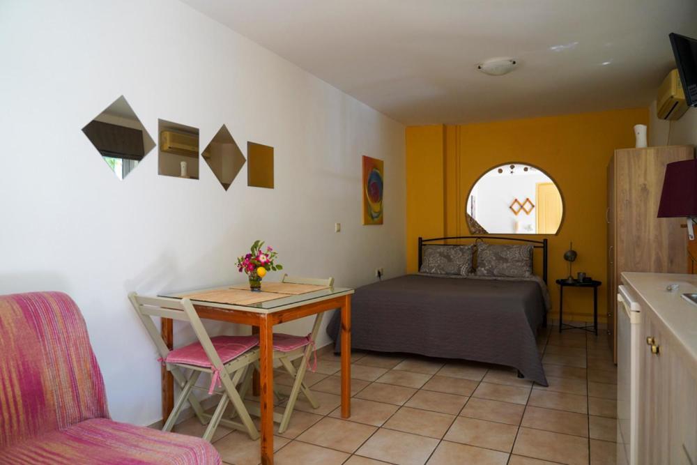 Cosy Guest House With Private Yard Saronida 외부 사진