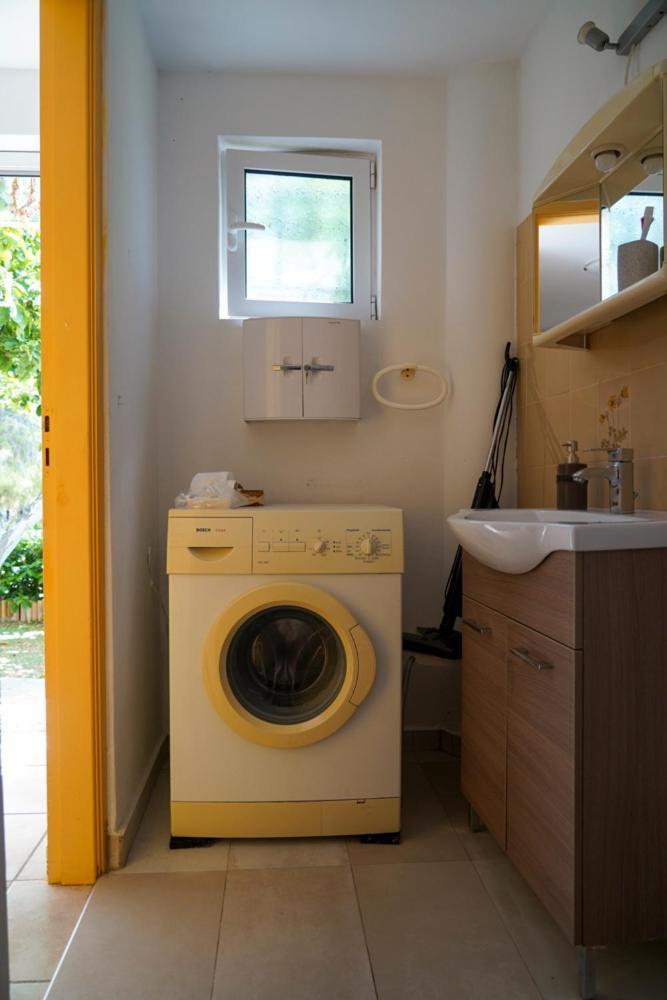 Cosy Guest House With Private Yard Saronida 외부 사진